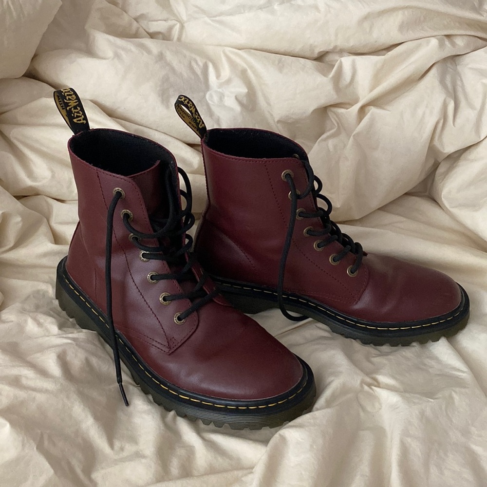 Unisex!! Dr. Martens Luana - Classic Combat Boot